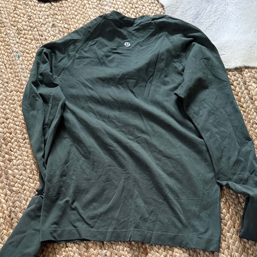 Womens Lululemon Running Hunter Green long sleeve Shirt like new